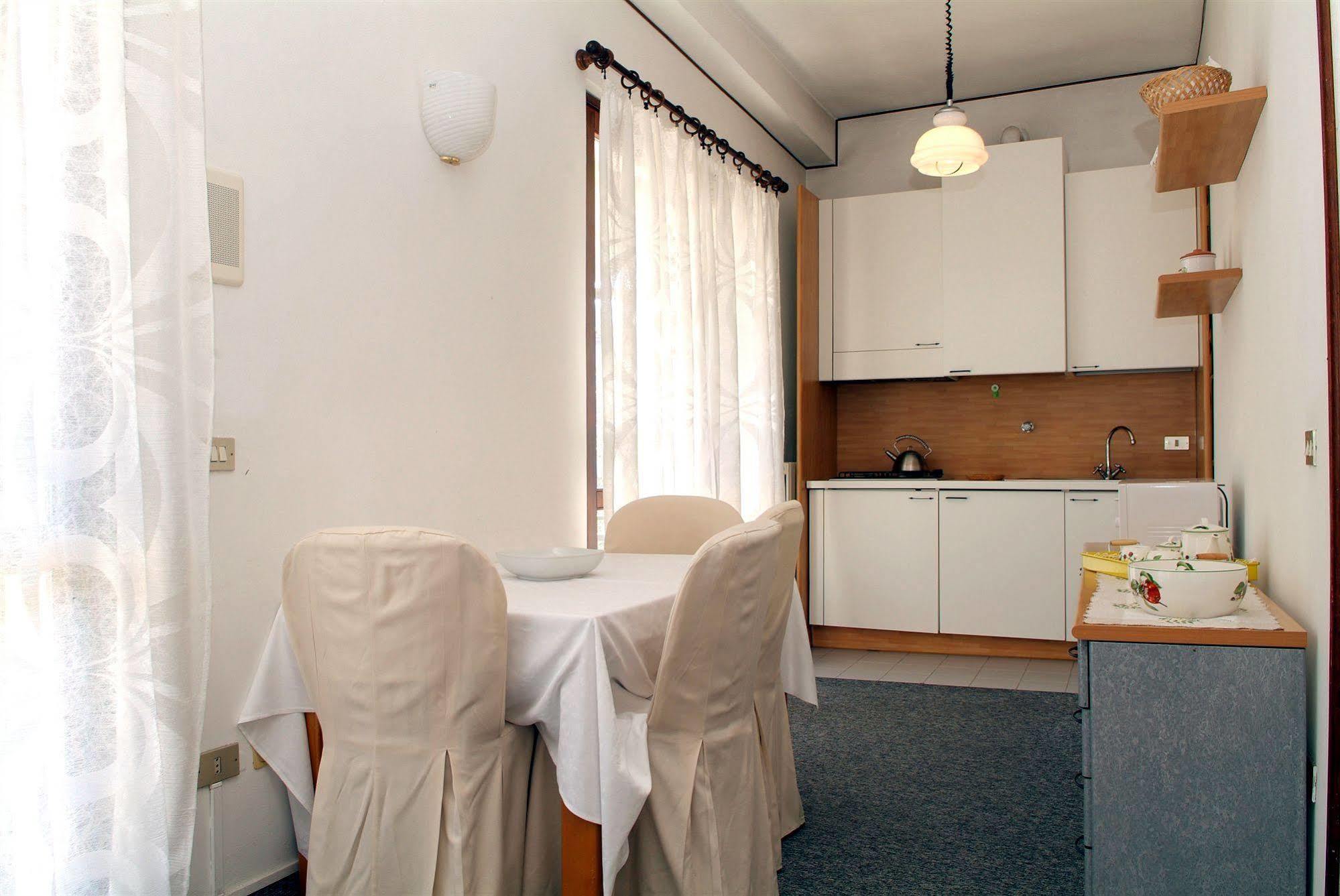 Residence Alba Colombare Di Sirmione Экстерьер фото