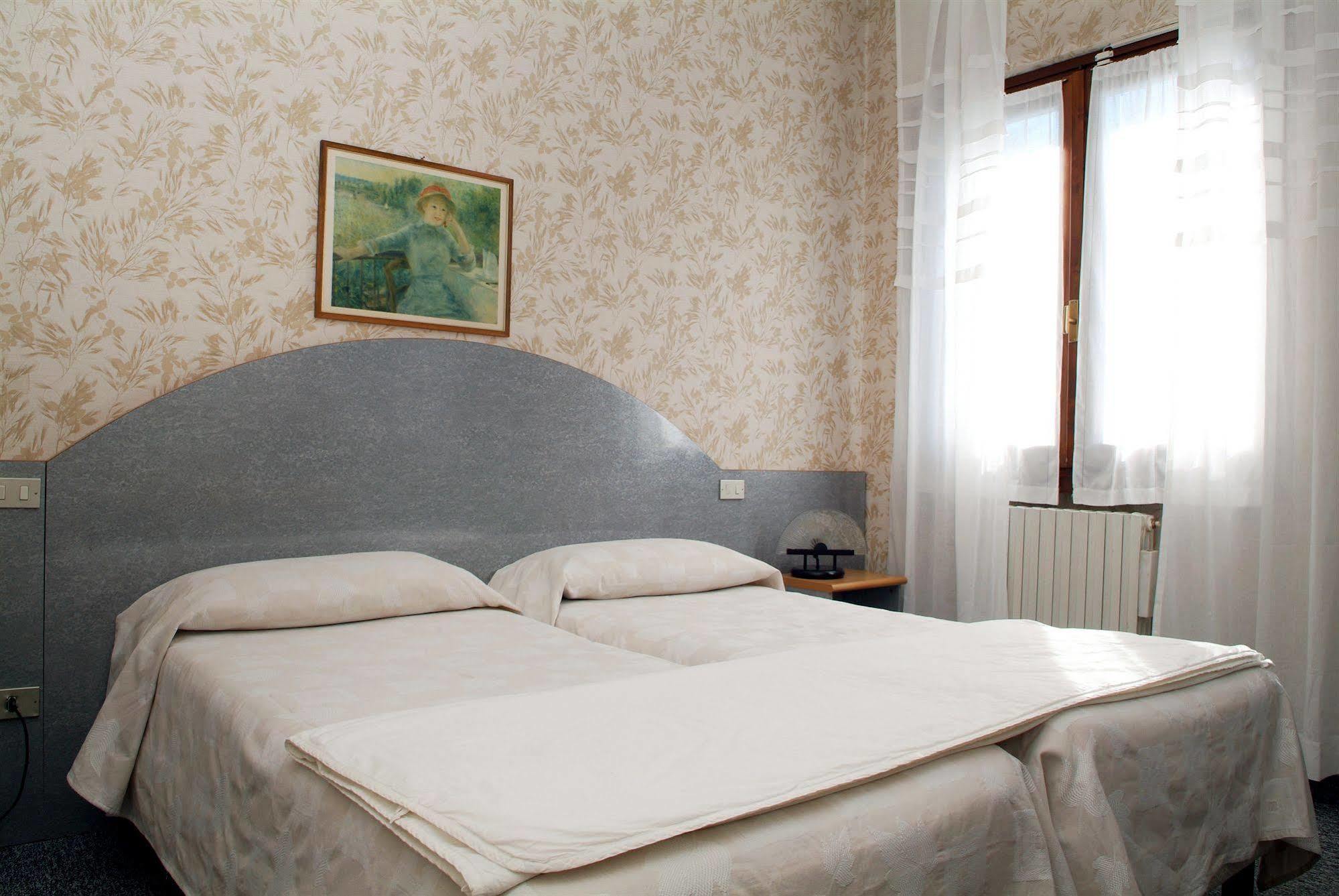 Residence Alba Colombare Di Sirmione Экстерьер фото